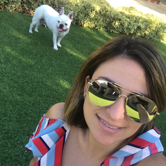 Meet your Posher, Alexandra - Picture 1 of 1